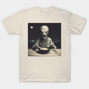 Alien enjoys ramen T-Shirt